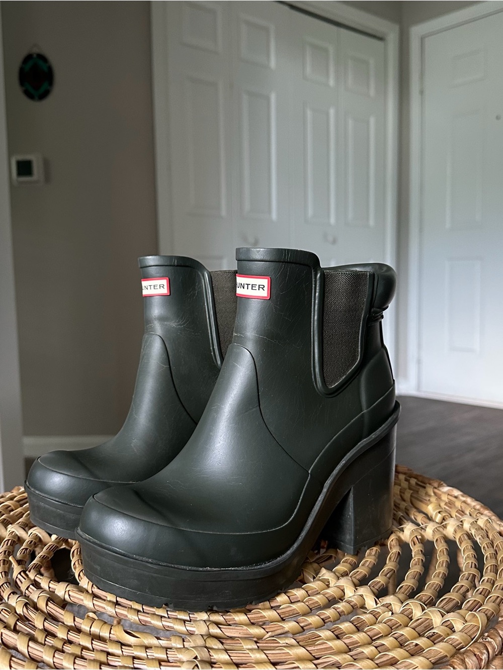 Hunter Dark Green Chelsea Platform Rain Booties Women’s Size 7 Ankle Boot